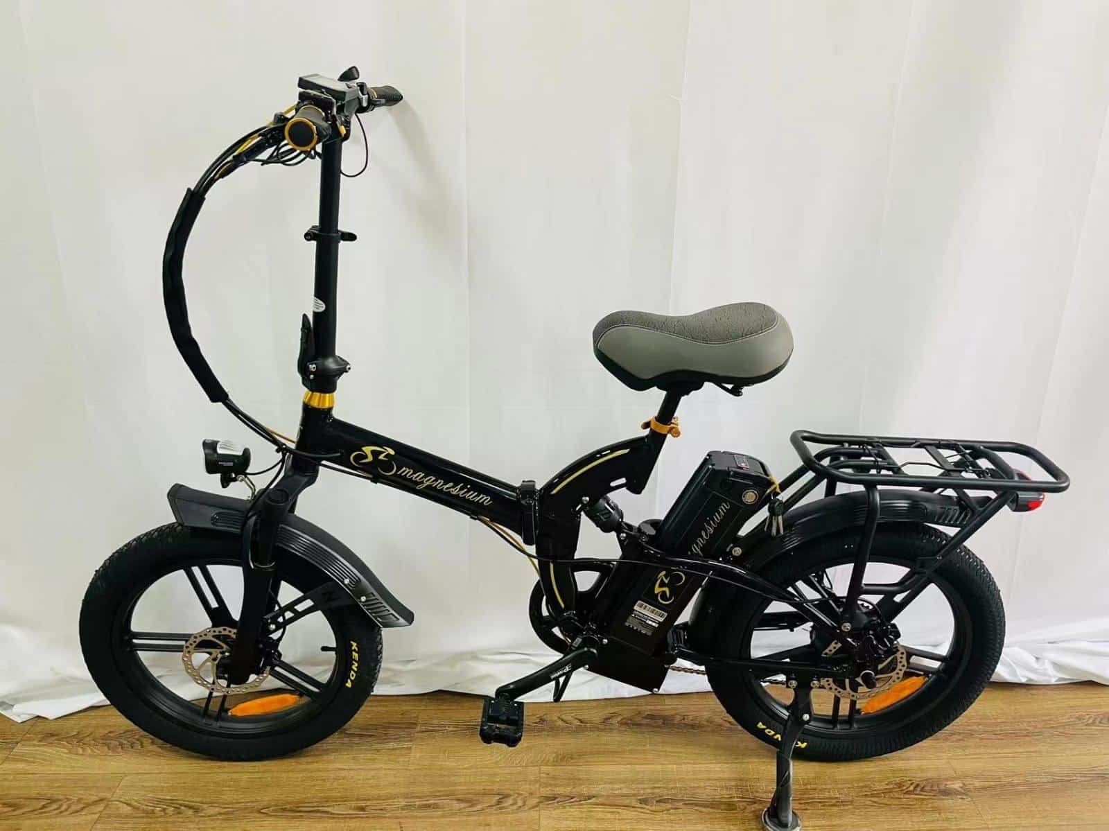 אופניים חשמליים מיני פאט מבית מגנזיום 2022